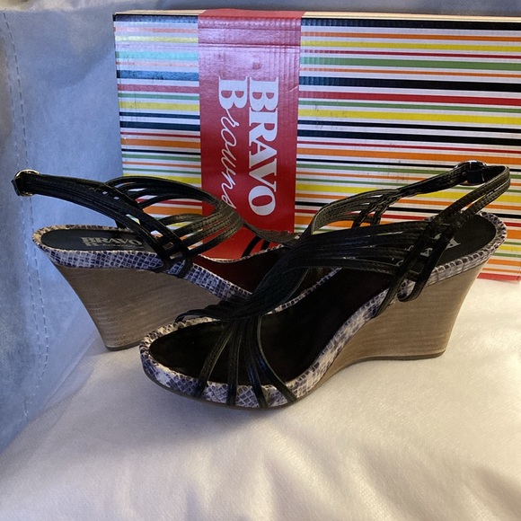 Bravo Browns Shoes - Wedge Heel Top Strap Sandals - Sz 7B - Picture 16 of 16